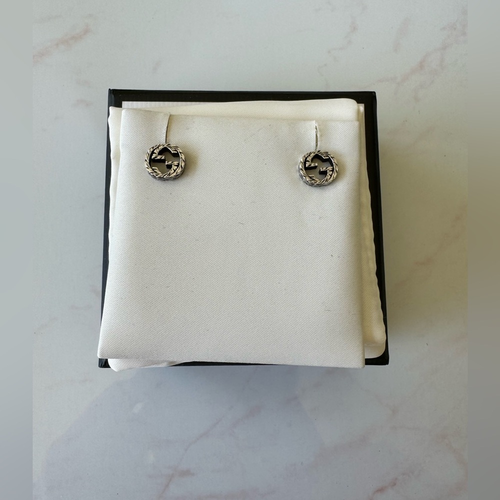 ❗️SOLD❗️Gucci stud earrings
